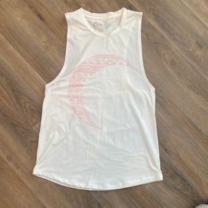 Zyia active crescent moon muscle tee